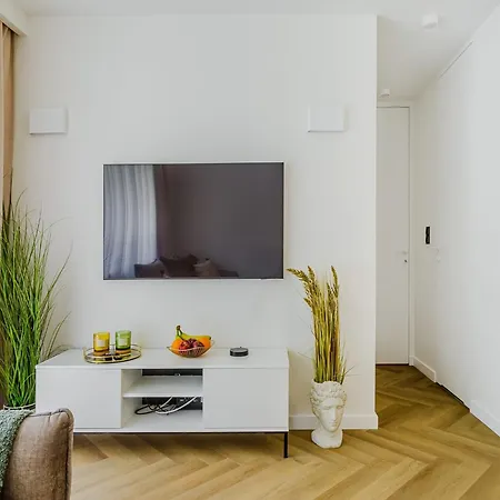 Charming Near The Lägenhet Warszawa